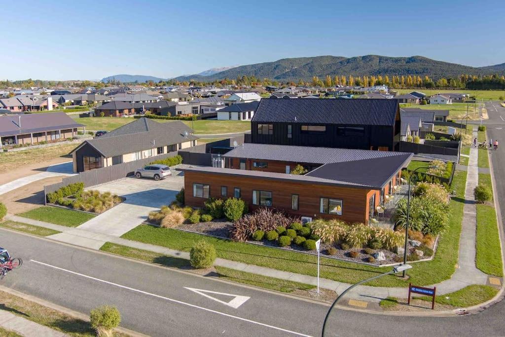 Great Views From New 2 Bedroom Apartment Te Anau Exterior photo